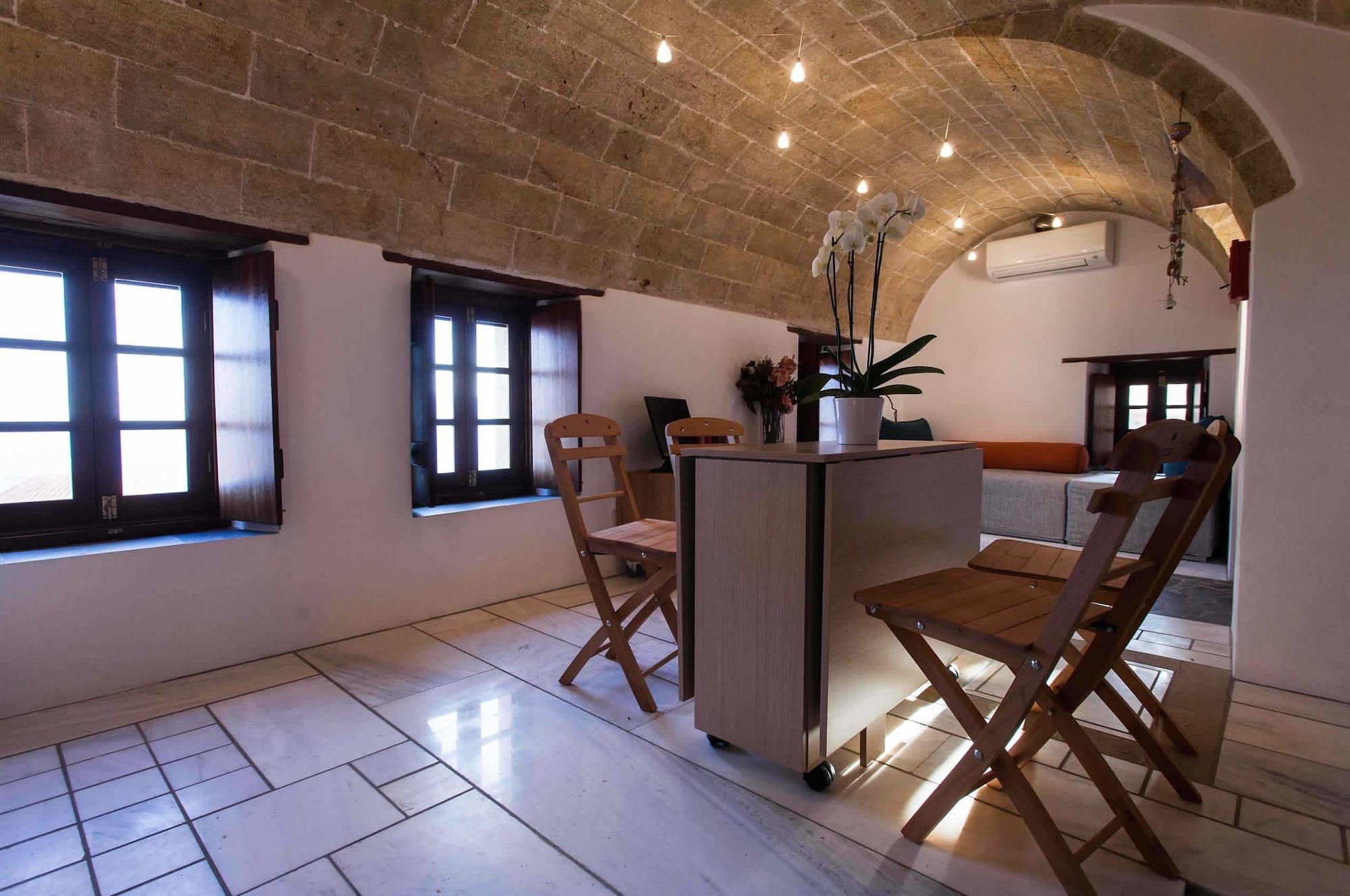 דירות מונמבאסיה House In The Castle מראה חיצוני תמונה