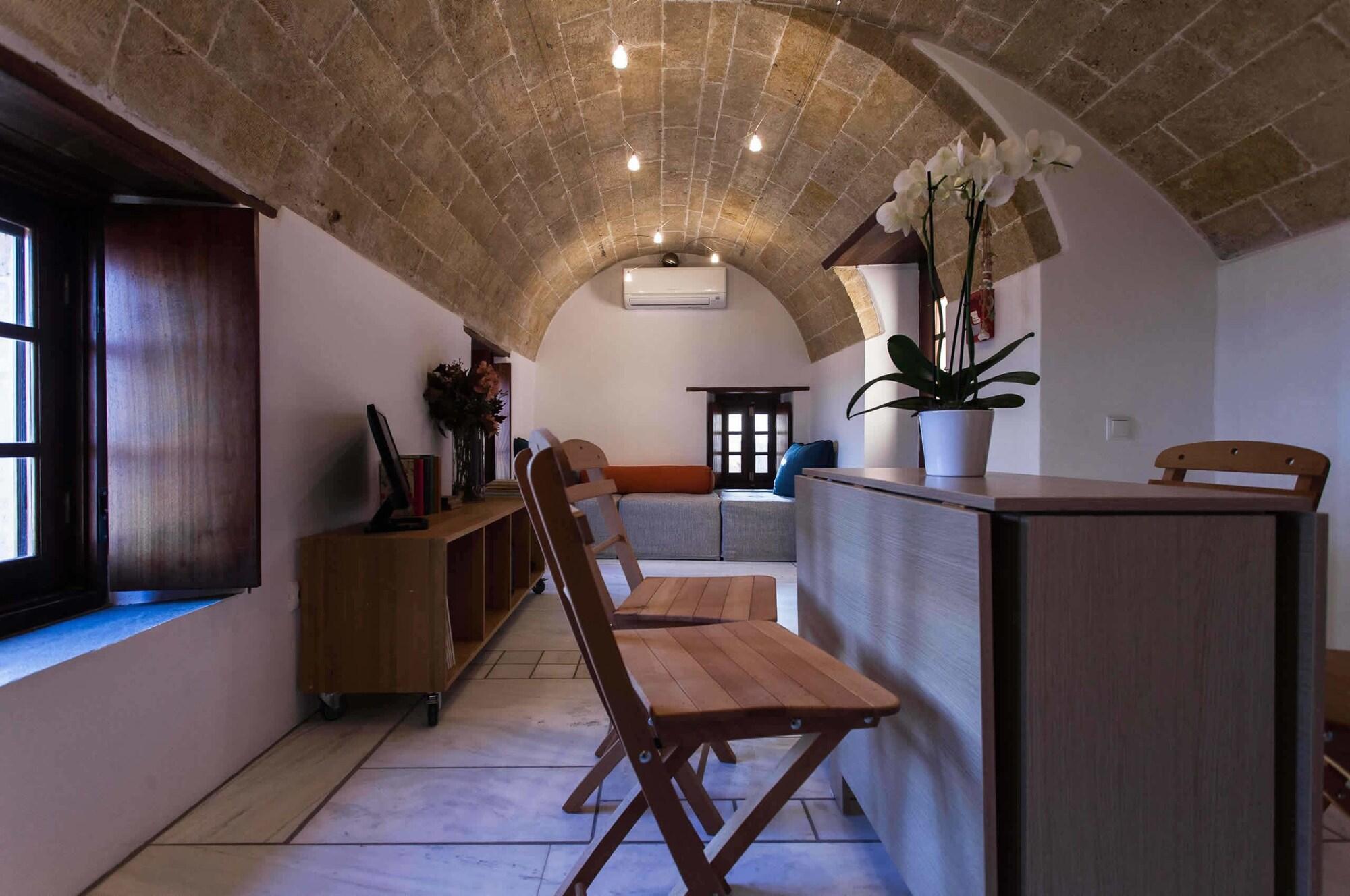 דירות מונמבאסיה House In The Castle מראה חיצוני תמונה